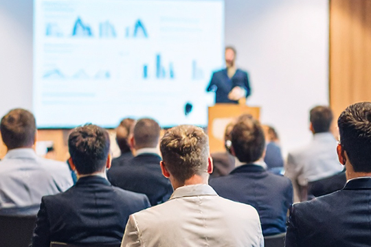 基調講演 × パネルディスカッションワーキッシュアクトの実践者による講演と、多様な立場のパネリストによる議論を通じて、“これからの地域と個人のつながり方”を深掘りします。